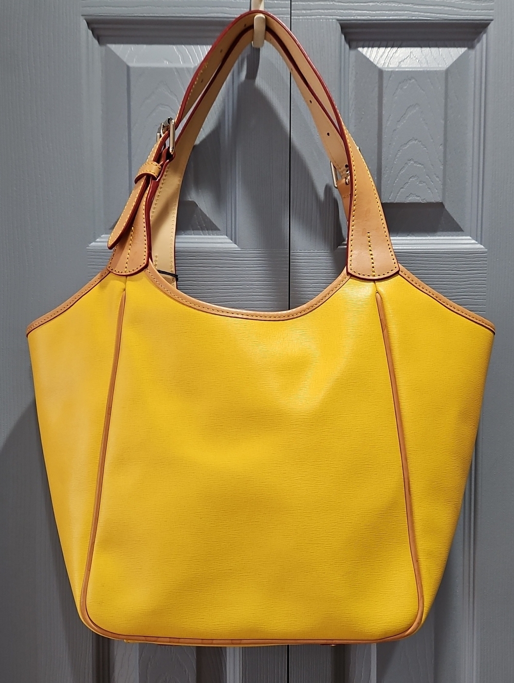 โจ๏ธ Dooney & Bourke 'Maddie' Saffiano Leather Dandelion Hobo Bag - Picture 2 of 16
